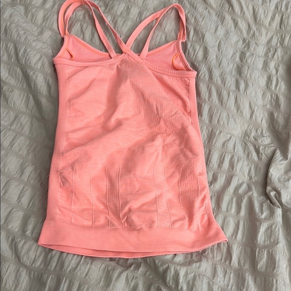 Sweatty Betty Women's activewear small shirt - built in bra - Picture 4 of 6